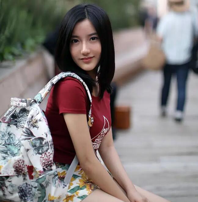 最新李雪琴，才华横溢的音乐才女